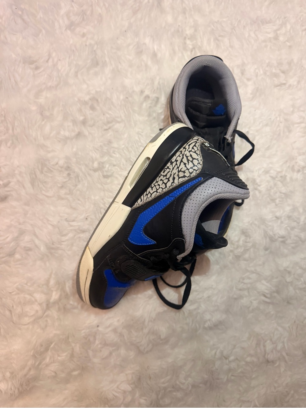 Nike Kids Black and Blue Low-Top Sneakers with Gray Accents